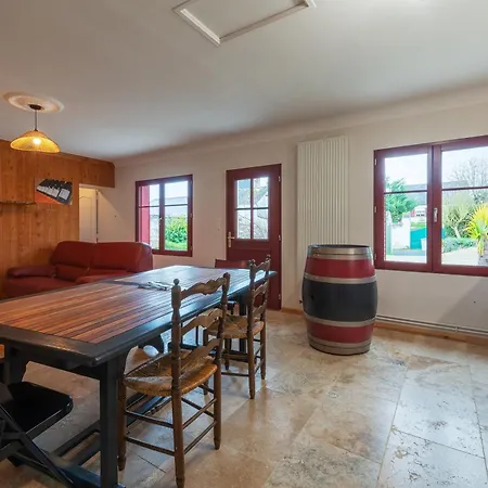 Domaine Fouet - A 100m Du Domaine Visite De Cave Et Degustation Gratuite * Saint-Cyr-en-Bourg